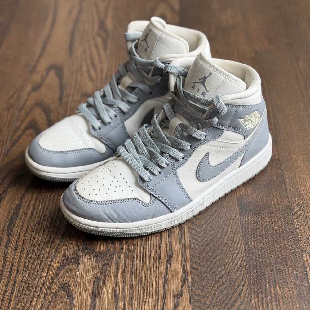 Air Jordan 1 Mid 'Stealth' Sneakers